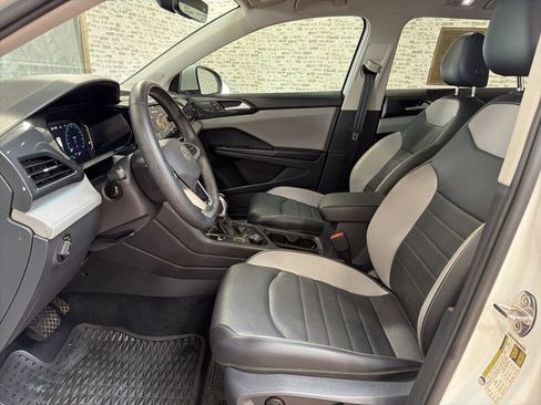 Used 2022 Volkswagen Taos SEL image 25