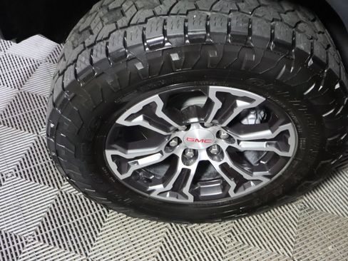 Used 2023 GMC Canyon AT4 w/ AT4 Premium Package AWD/4WD image 18
