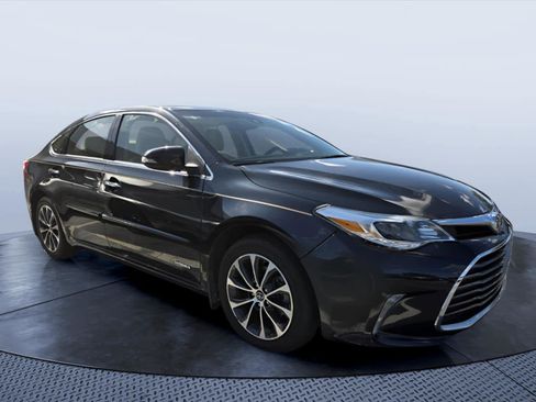 Used 2018 Toyota Avalon XLE Premium FWD image 1