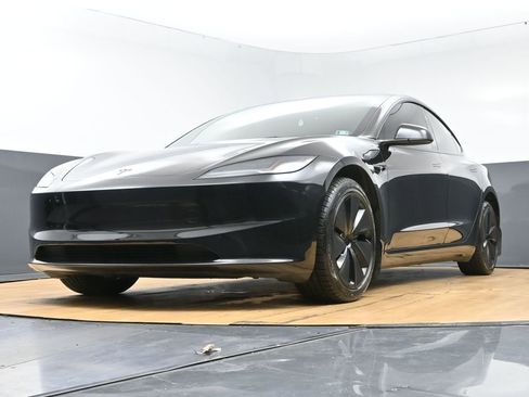 Used 2024 Tesla Model 3 Standard Range image 54