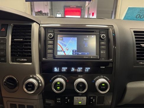 Used 2015 Toyota Sequoia Limited AWD/4WD image 28