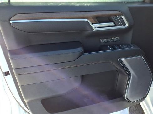 Used 2023 Chevrolet Silverado 1500 High Country w/ Technology Package image 7