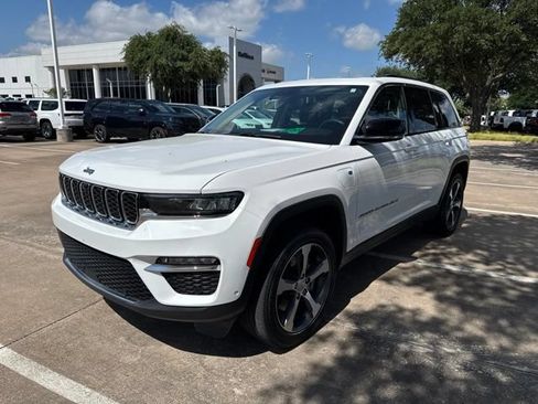 Used 2023 Jeep Grand Cherokee 4WD 4xe w/ Luxury Tech Group II image 2