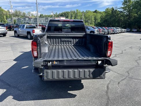 Used 2026 GMC Sierra 2500 SLE w/ SLE Value Package; AWD/4WD image 13