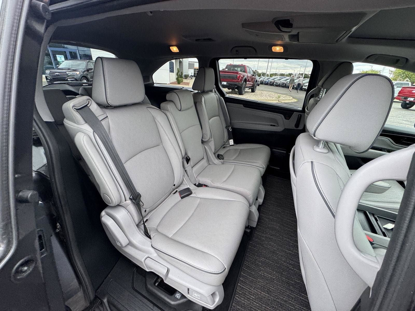 Used 2023 Honda Odyssey Elite image 17