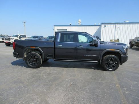 Certified 2024 GMC Sierra 2500 Denali Ultimate AWD/4WD image 5