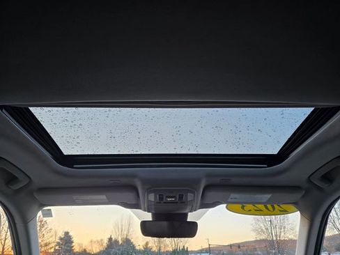 Used 2023 Toyota Highlander XLE image 24