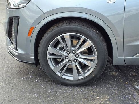 Used 2025 Cadillac XT6 Premium Luxury image 27