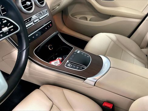 Used 2021 Mercedes-Benz GLC 300 4MATIC image 20