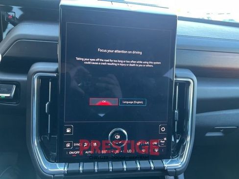 Used 2025 GMC Yukon XL Denali image 42