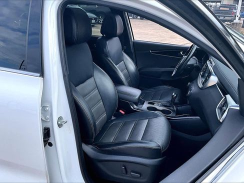 Used 2016 Kia Sorento SX image 8