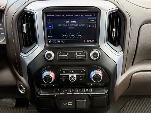 Used 2021 GMC Sierra 1500 SLE image 18