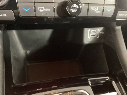 Used 2022 Jeep Compass Limited image 27