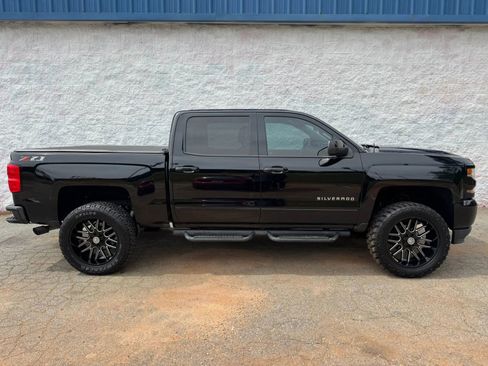 Used 2018 Chevrolet Silverado 1500 LT w/ All Star Edition AWD/4WD image 4