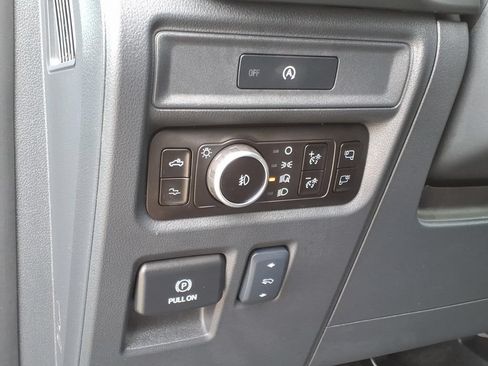 Used 2025 Ford F150 Raptor AWD/4WD image 18