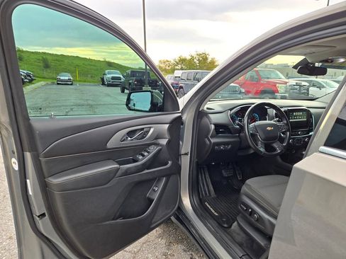 Used 2018 Chevrolet Traverse LT AWD/4WD image 12