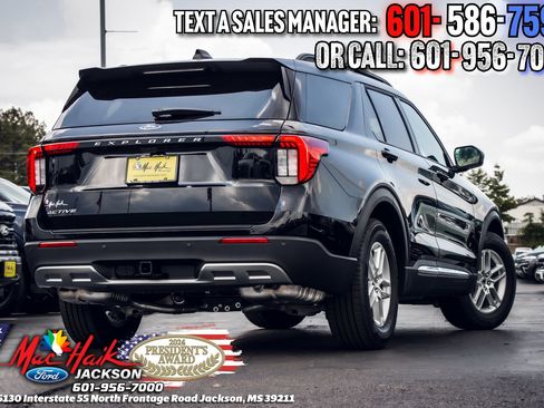 Certified 2025 Ford Explorer Active w/ Active Comfort Package RWD image 6
