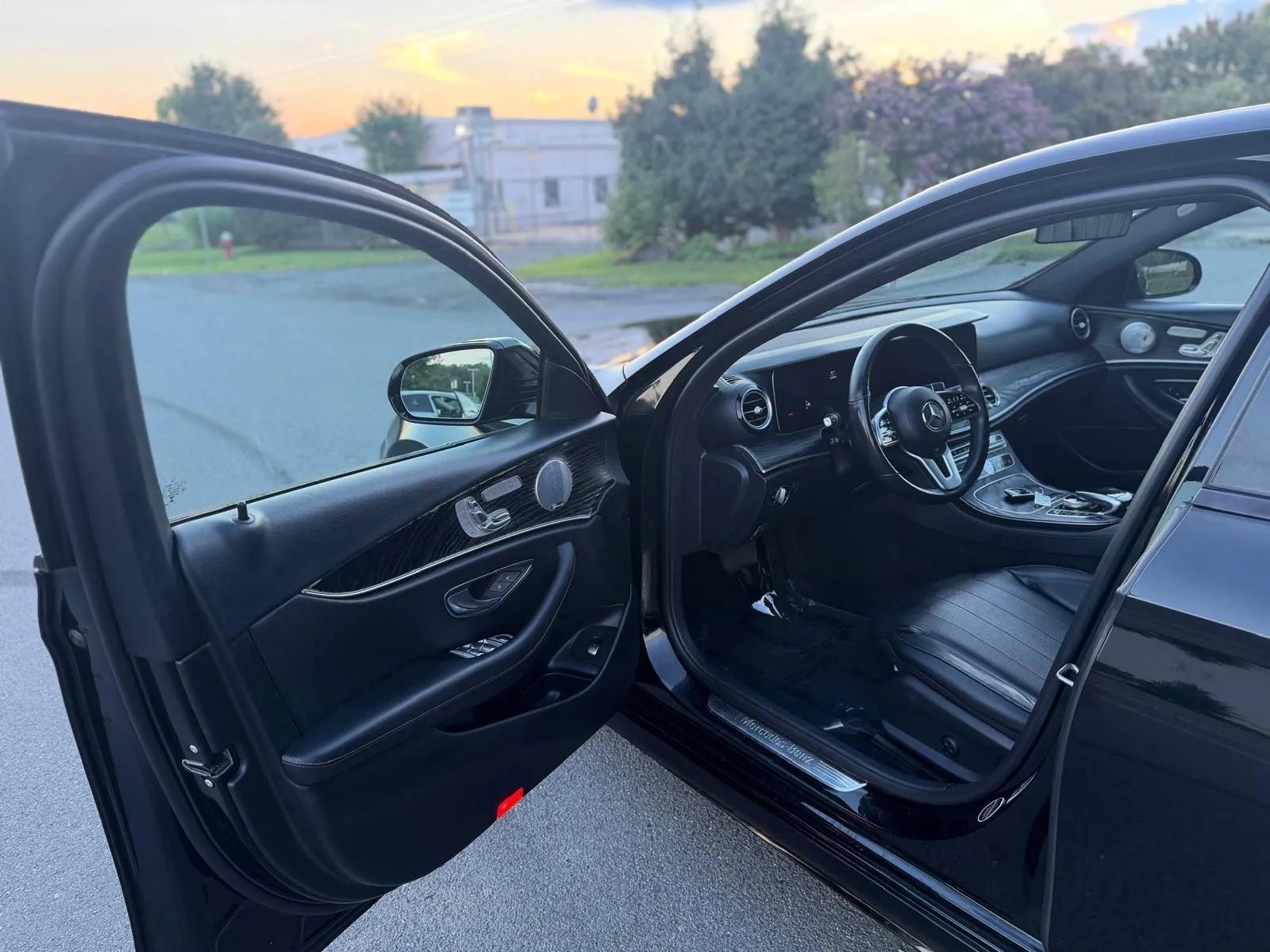 Used 2019 Mercedes-Benz E 300 4MATIC w/ Premium 1 Package image 12