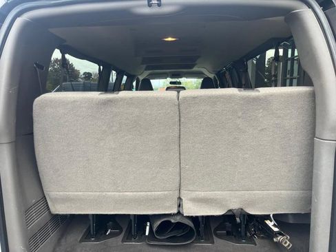 Used 2017 Chevrolet Express 3500 LT w/ LT Preferred Equipment Group image 10