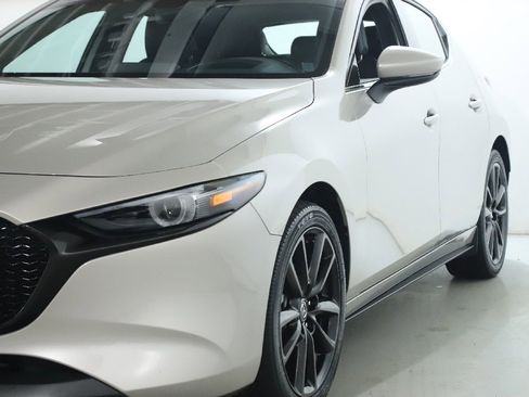 Used 2022 MAZDA MAZDA3 s image 4