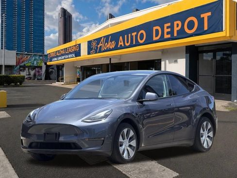 Used 2023 Tesla Model Y Long Range AWD/4WD image 1