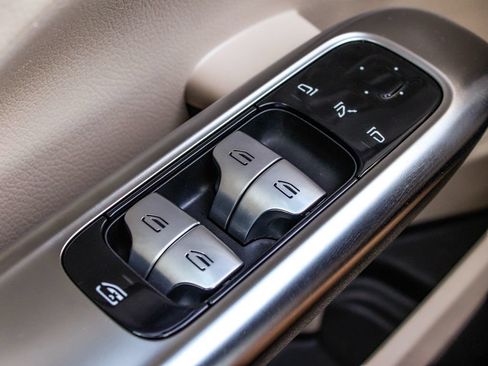 Used 2022 Mercedes-Benz C 300 4MATIC Sedan image 10