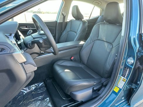 Used 2025 Toyota Camry LE image 11