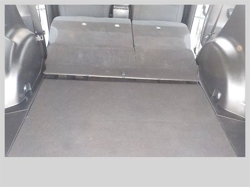 Used 2017 Toyota RAV4 XLE AWD/4WD image 30