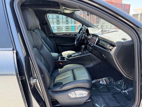 Certified 2023 Porsche Macan S AWD/4WD image 15