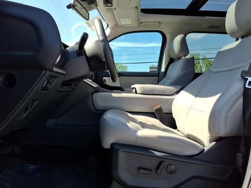 Certified 2025 Ford Expedition Max Active image 19