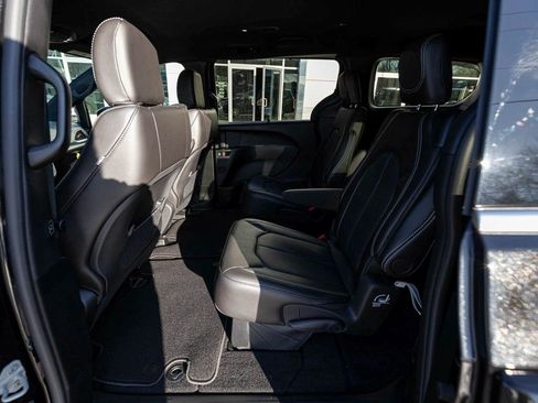 New 2026 Chrysler Voyager LX image 19