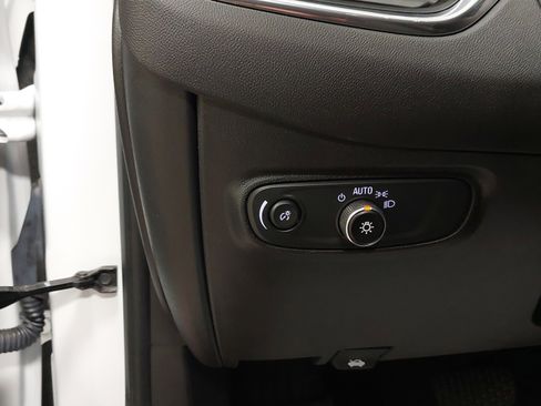 Used 2024 Chevrolet Equinox LT image 23