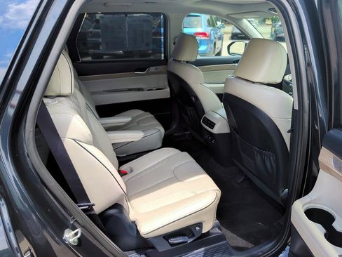 Used 2021 Hyundai Palisade Limited FWD image 13