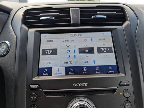 Used 2020 Ford Fusion Titanium AWD/4WD image 22
