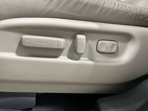 Used 2022 Honda Pilot Touring image 16