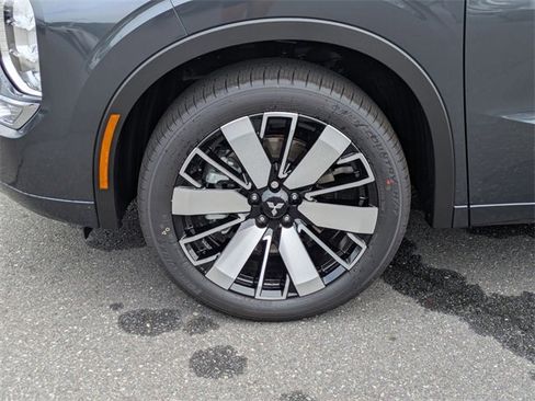 New 2025 Mitsubishi Outlander SEL image 11