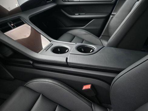 New 2026 Porsche Taycan image 22