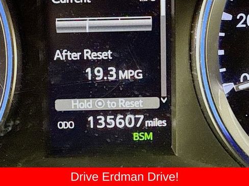 Used 2019 Toyota Highlander XLE FWD image 33