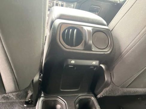 Used 2019 Jeep Wrangler Unlimited Sport S image 23