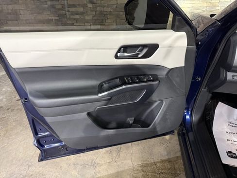 Certified 2023 Nissan Pathfinder SL w/ SL Premium Package image 6