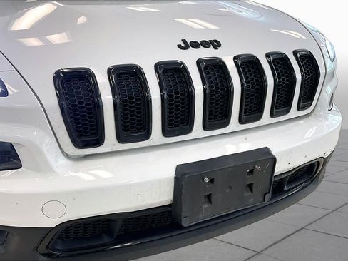 Used 2018 Jeep Cherokee Limited w/ Luxury Group AWD/4WD image 26