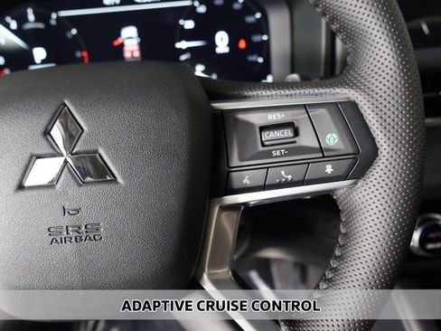 New 2026 Mitsubishi Outlander SE image 6