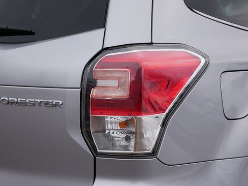 Used 2018 Subaru Forester 2.5i Limited image 17