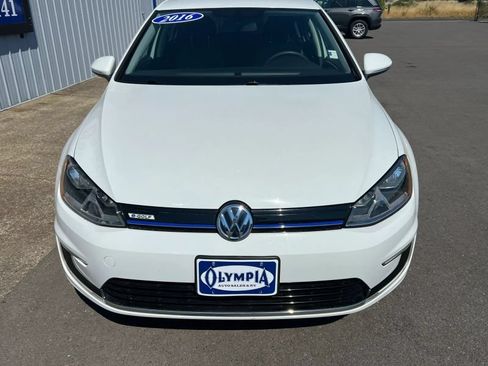 Used 2016 Volkswagen e-Golf SE w/ DC Fast Charging Package FWD image 3