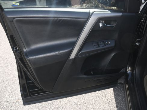 Used 2017 Toyota RAV4 XLE image 10