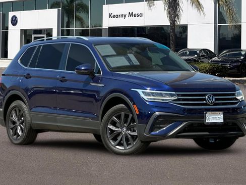 Used 2022 Volkswagen Tiguan SE FWD image 2