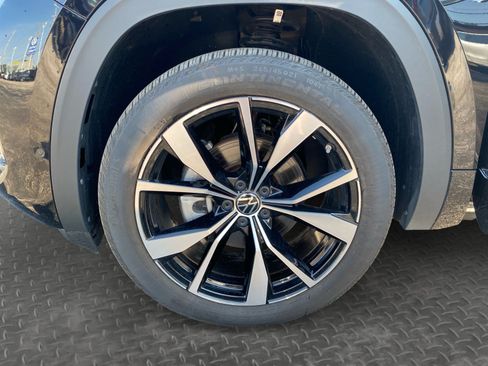 Used 2024 Volkswagen Atlas SEL Premium R-Line AWD/4WD image 46