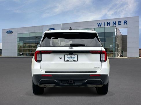 Used 2025 Ford Explorer ST-Line w/ ST-Line Street Pack AWD/4WD image 3