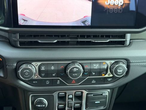 New 2026 Jeep Gladiator Mojave AWD/4WD image 19