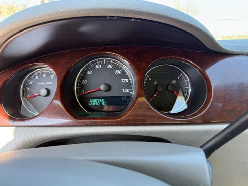 Used 2007 Buick Lucerne CXL w/ Luxury Package image 14